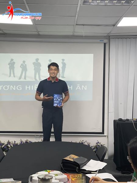 Khóa giao tiếp thuyết trình K63: Những gương mặt trẻ đầy đam mê