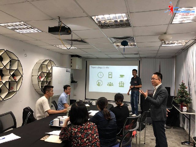 Khóa học giao tiếp thuyết trình K26: Tạm biệt những gương mặt xuất sắc