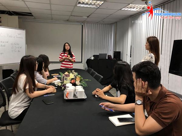 Khóa MC dẫn chương trình K33: Những cô gái trẻ đầy nhiệt huyết