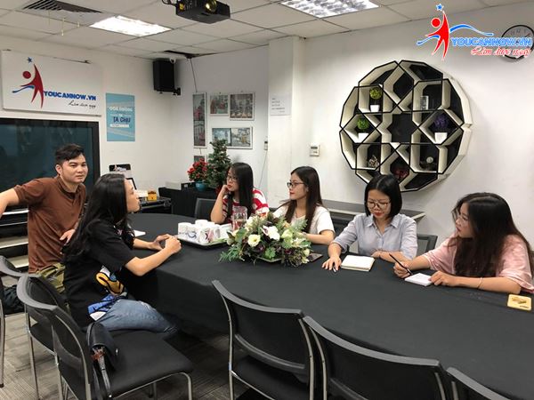 Khóa MC dẫn chương trình K33: Những cô gái trẻ đầy nhiệt huyết