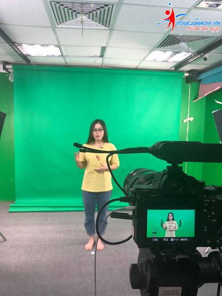 Khóa MC dẫn chương trình K33: Những cô gái trẻ đầy nhiệt huyết