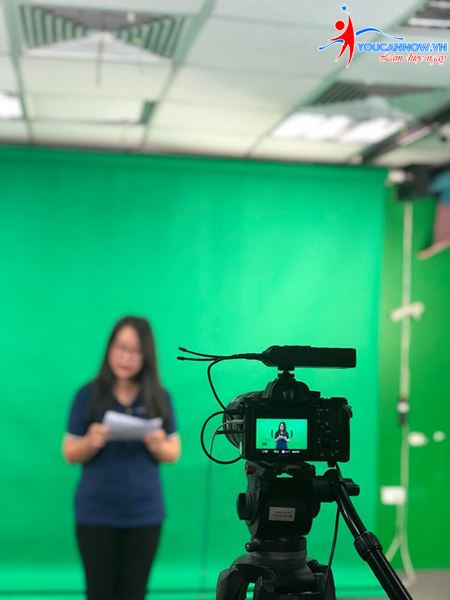 Khóa MC dẫn chương trình K33: Những cô gái trẻ đầy nhiệt huyết