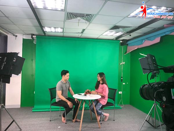 Khóa MC dẫn chương trình K33: Những cô gái trẻ đầy nhiệt huyết