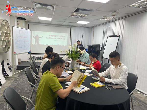 Khóa giao tiếp thuyết trình K64: Tạm biệt những gương mặt ưu tú