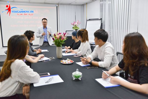 Khóa học kỹ năng giao tiếp thuyết trình cuối tuần khai giảng ngày 08/05/2021