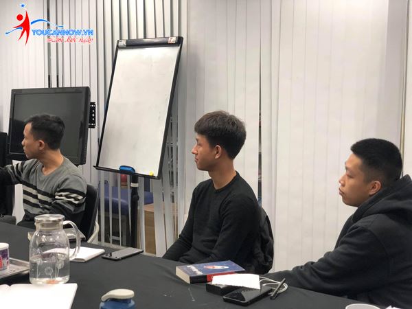 Khóa giao tiếp thuyết trình K49: Tạm biệt những gương mặt trẻ đầy nhiệt huyết