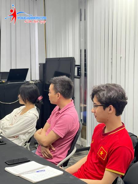 Khóa giao tiếp thuyết trình K62: Chúc mừng các học viên đã giao tiếp thành công