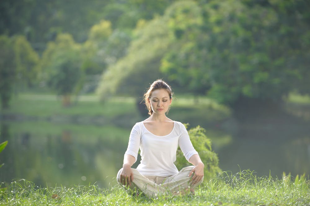 Thiền nằm trước khi ngủ: Giải pháp an toàn giúp cải thiện tình trạng mất ngủ.