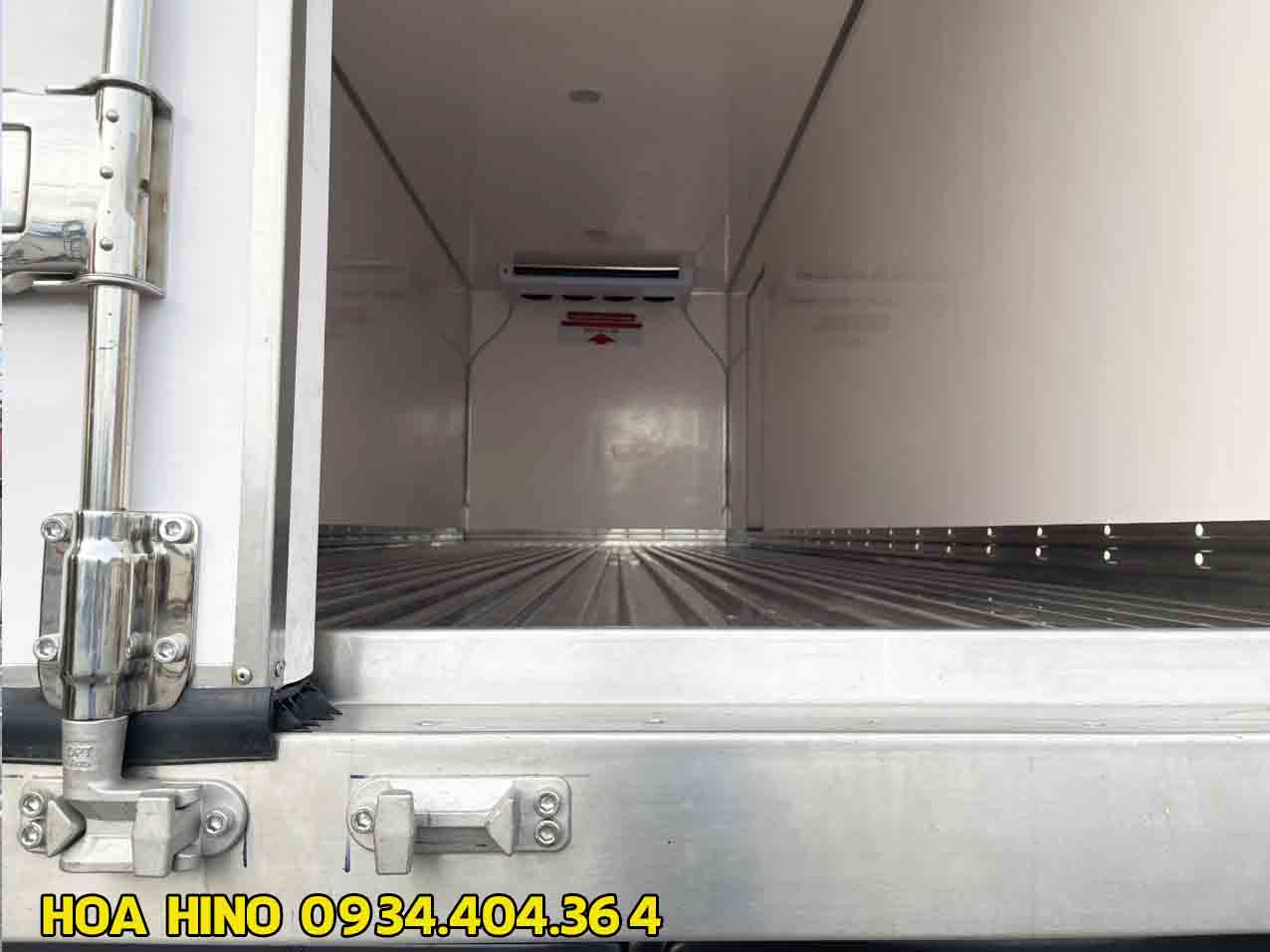 gia-xe-hino-8-tan-thung-lanh