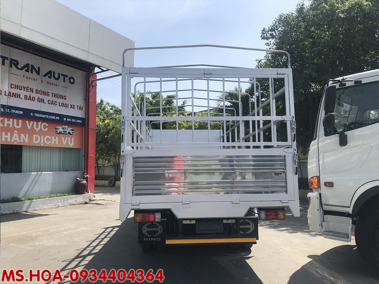 Xe tải Hino 5 tấn thùng dài 5m7