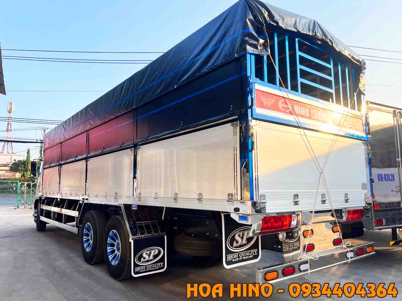 hino-3-chan-thung-nhom-lam-dong
