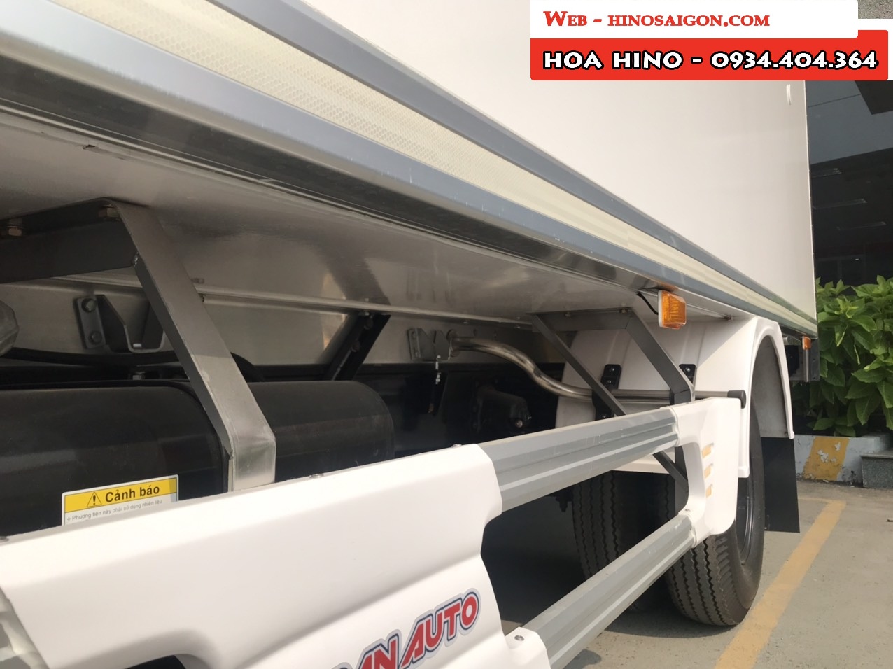 hino 300 thùng đông lạnh
