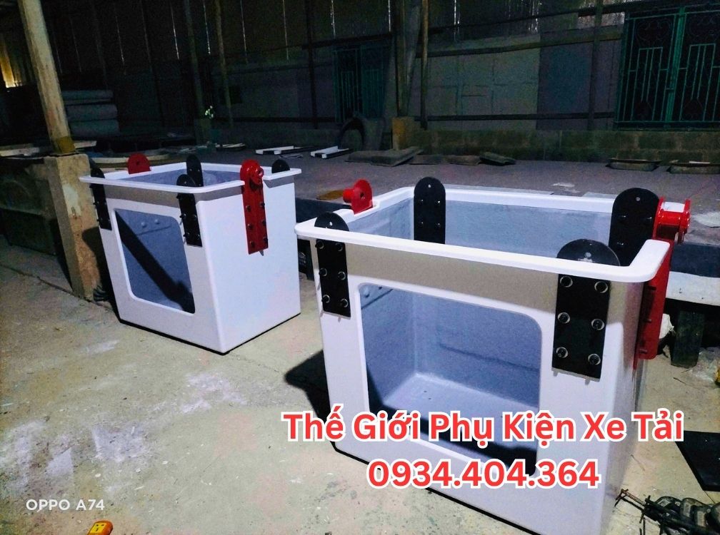 ro-nang-dua-nguoi-len-cao