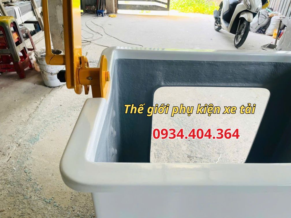 ro-nang-nguoi-len-tren-cao-lam-viec