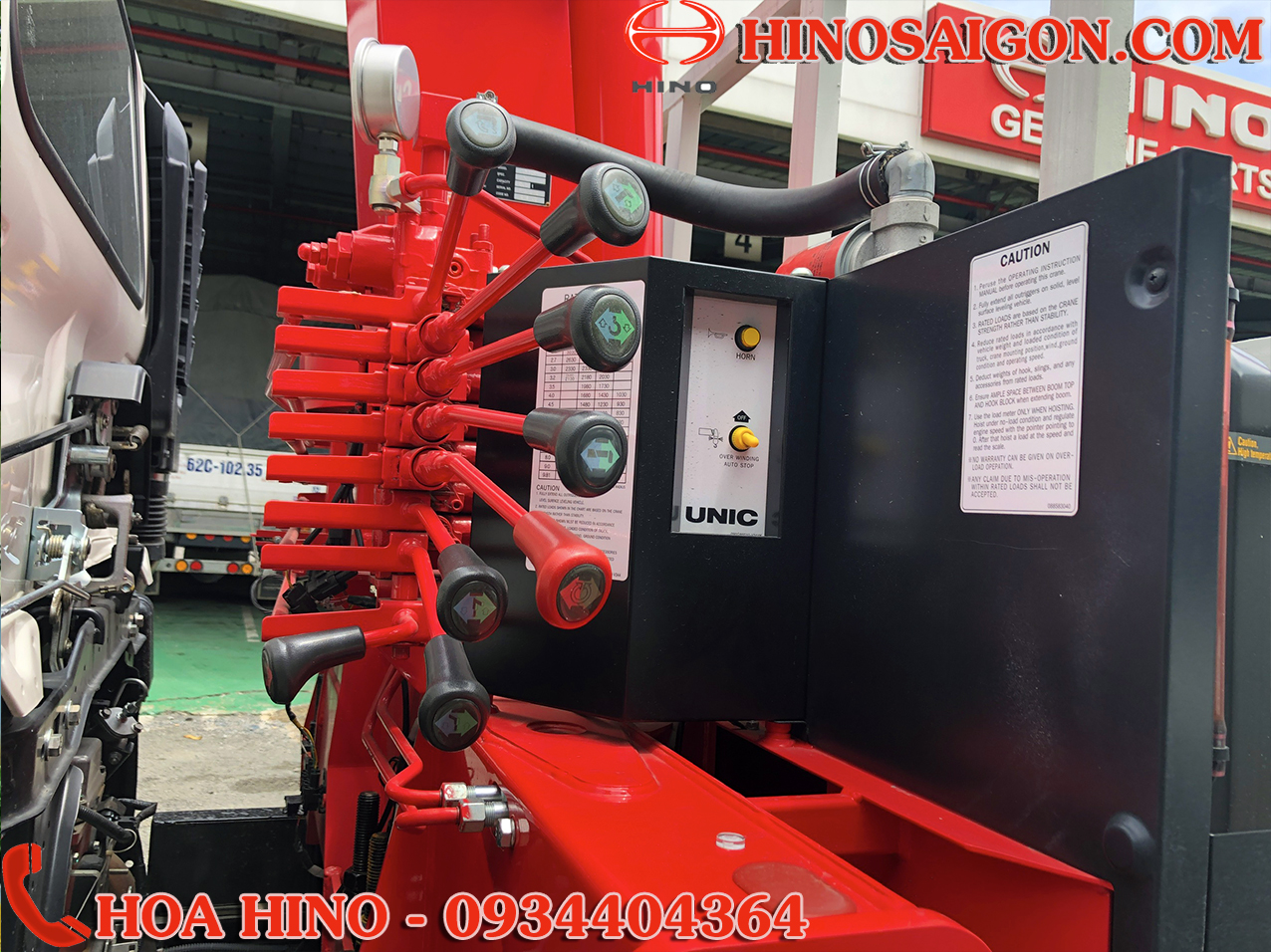 xe hino 5 tấn gắn cẩu