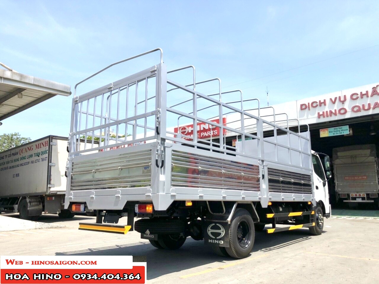 xe hino 5 tấn thùng kín