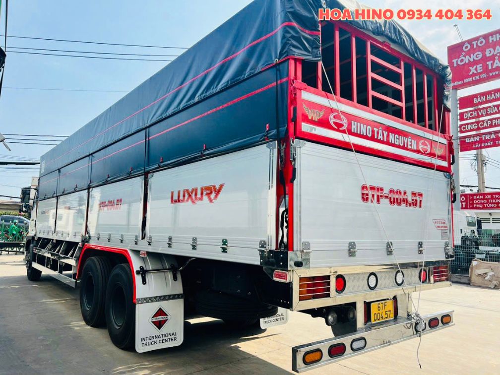 xe-tai-hino-3-chan-moi-nhat