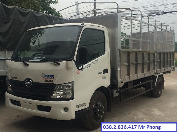 xe tải hino 5.2 tấn thùng mui bạt