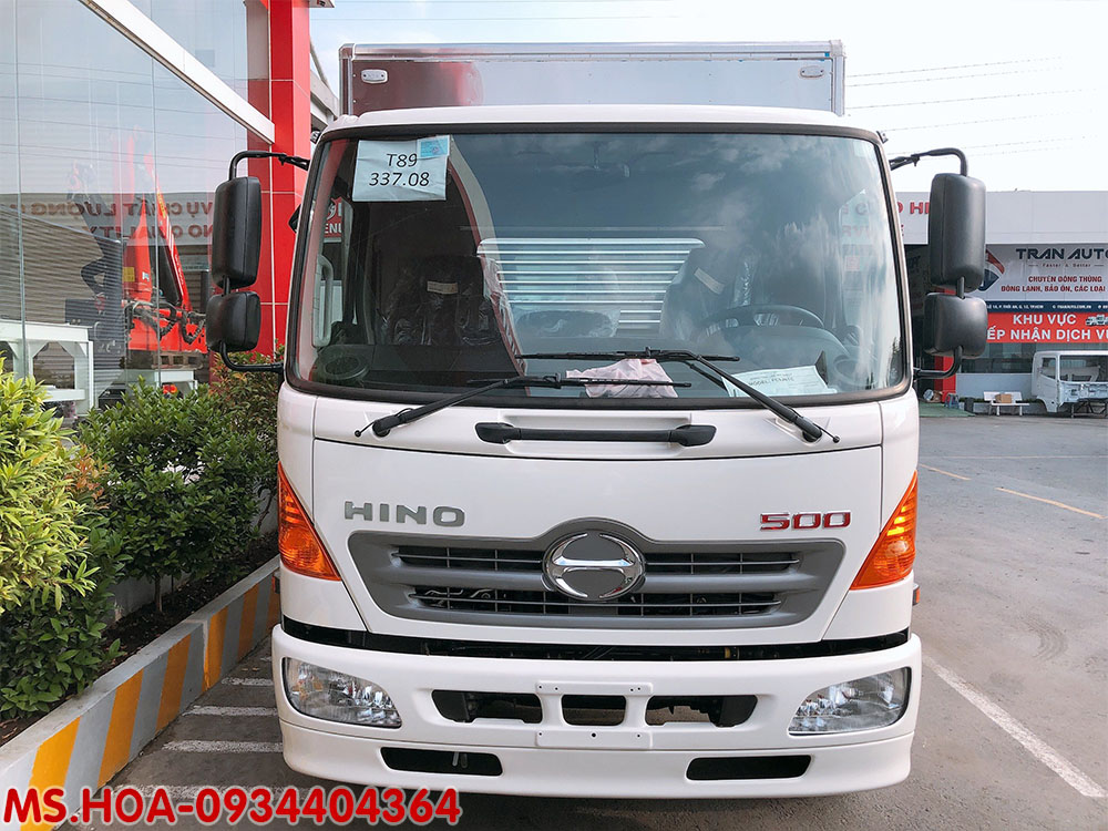 xe tải Hino 6 tấn rưỡi thùng kín