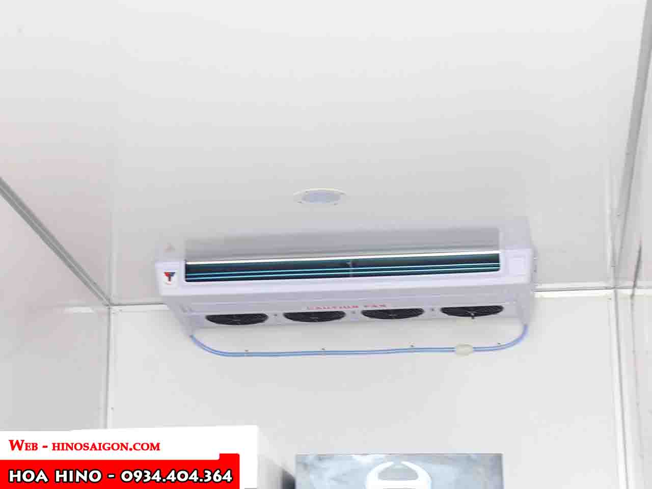 xe-tai-hino-8-tan-thung-lanh