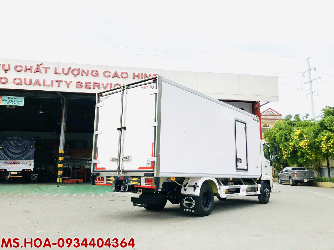 xe tải Hino 6t5 thùng bảo ôn