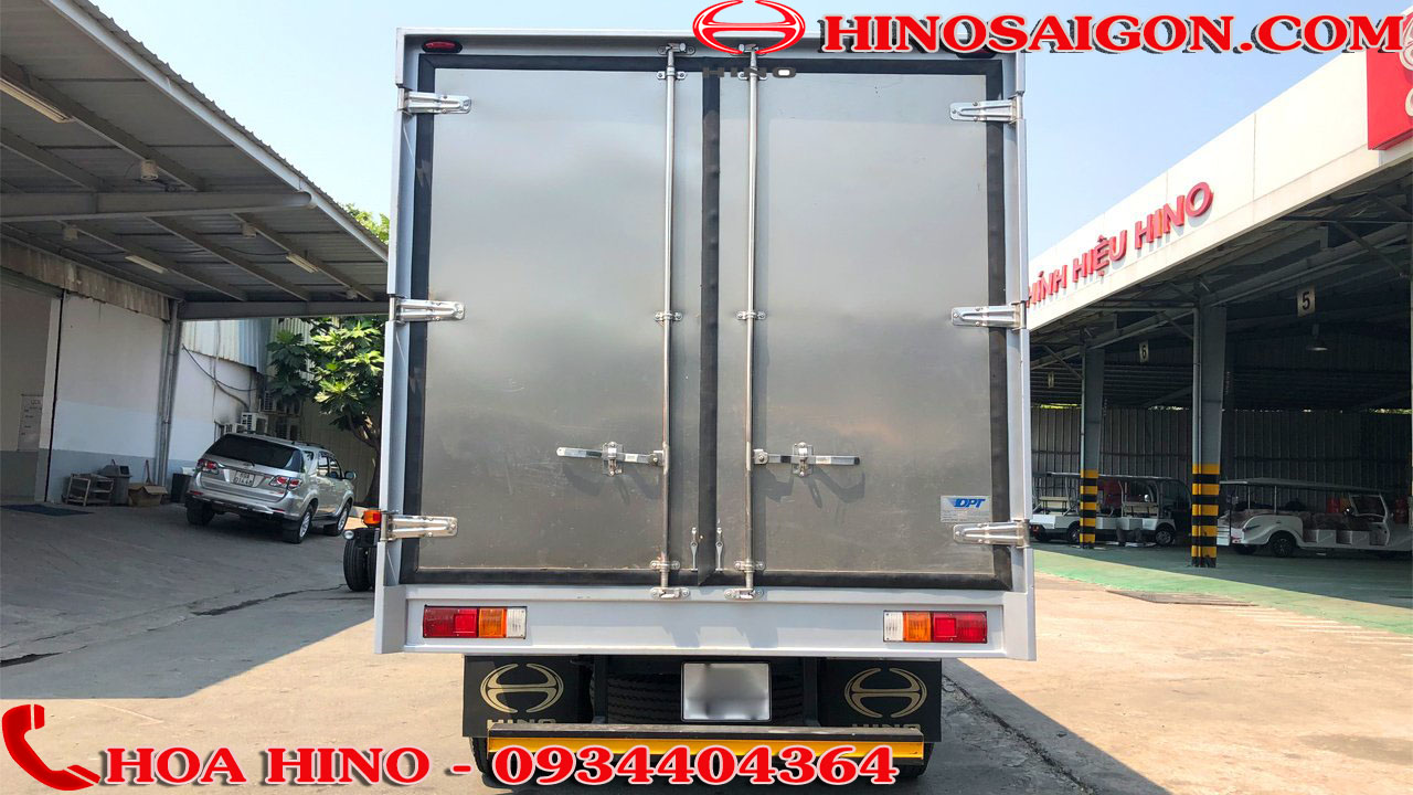 Xe tải Hino 3T5 thùng kín