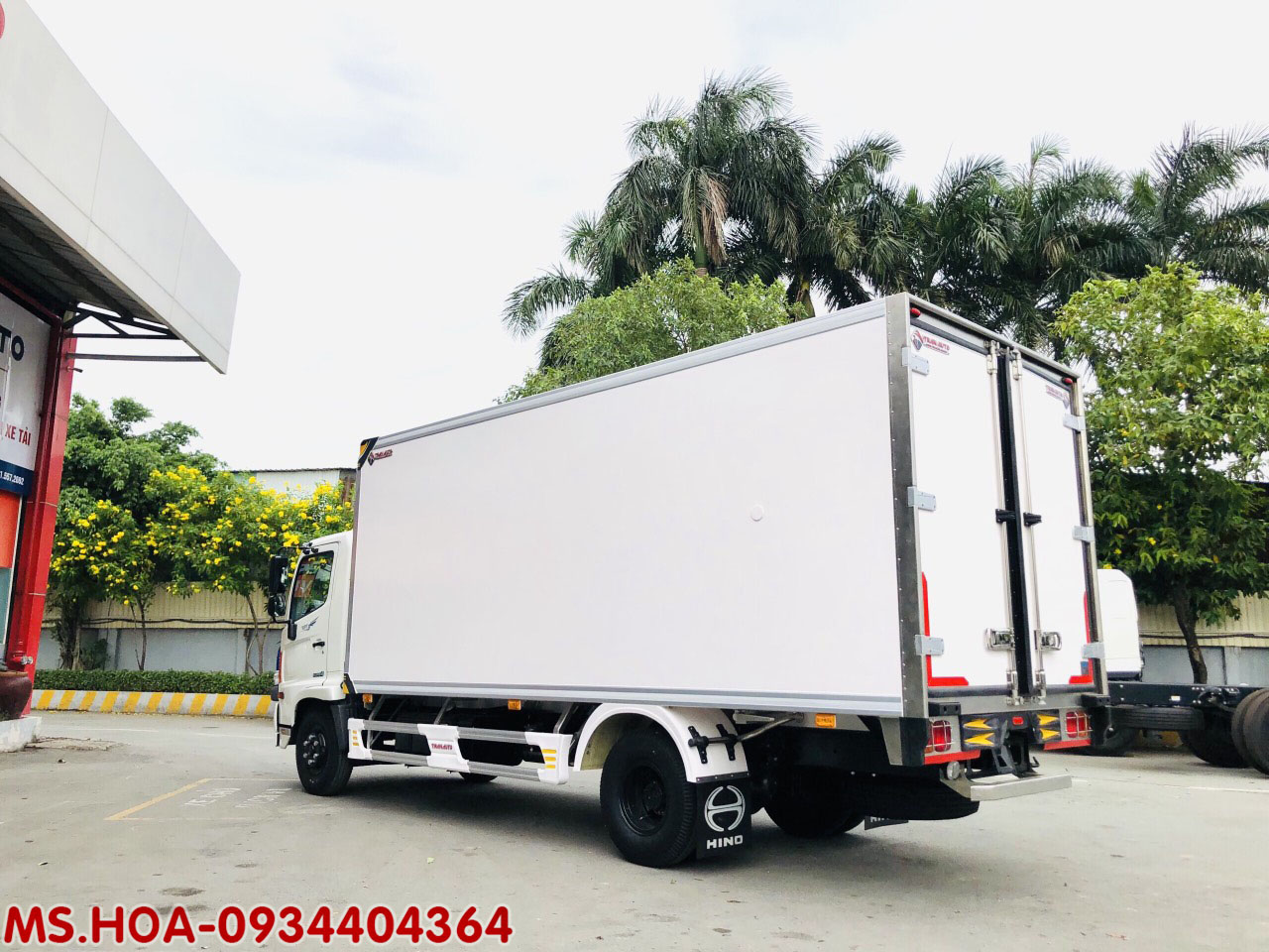 xe tải Hino 6t5 thùng bảo ôn