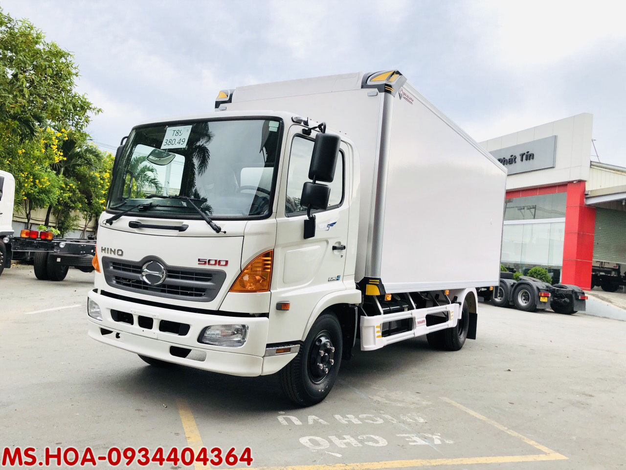 xe tải Hino 6t5 thùng bảo ôn