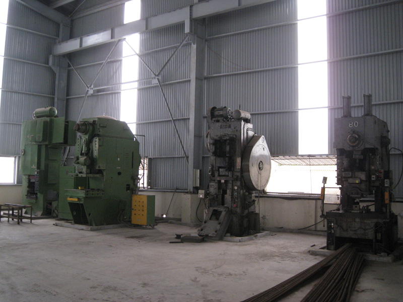 Qui trình gia công bulong thép lục giác bằng cách dập nóng