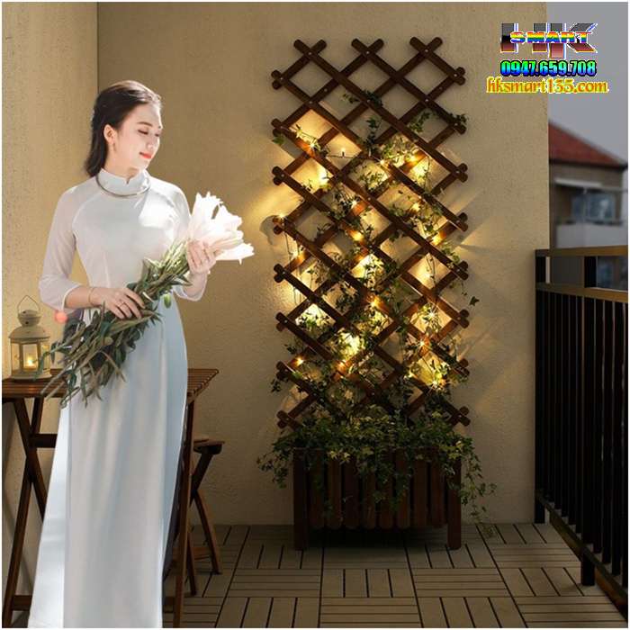 Giàn gỗ treo tường trang trí ban công