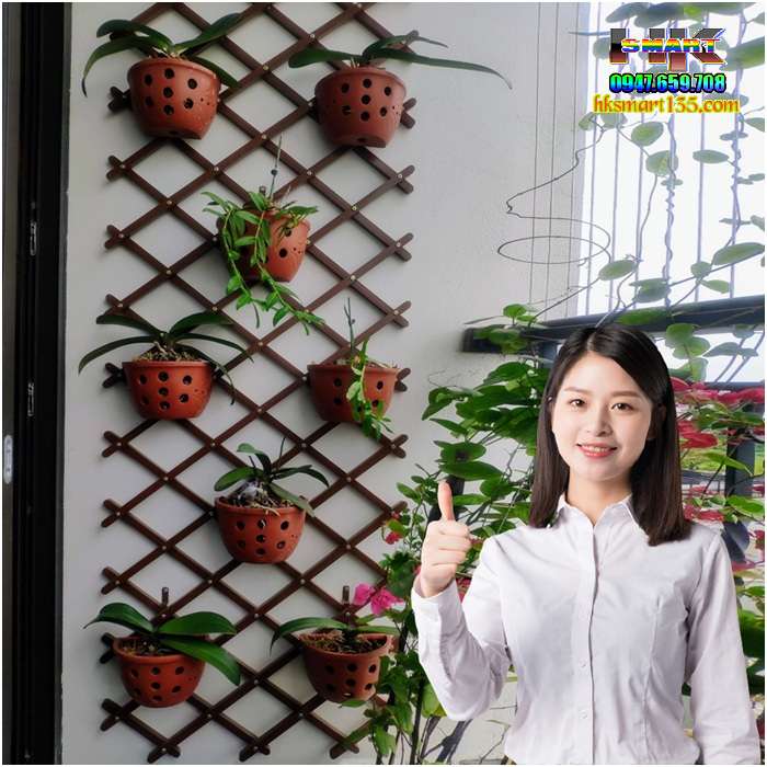 Giàn gỗ treo tường trang trí ban công