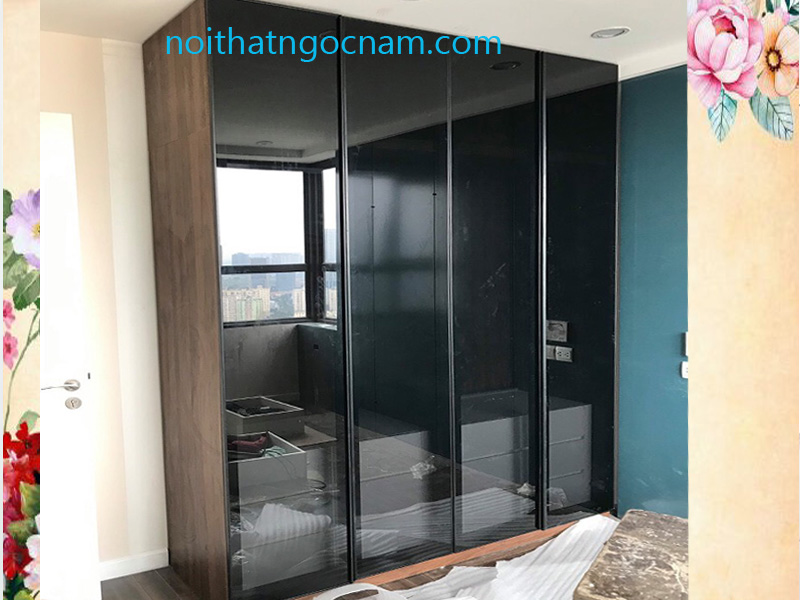 Địa chỉ chuyên thi công tủ quần áo cánh kính cường lực