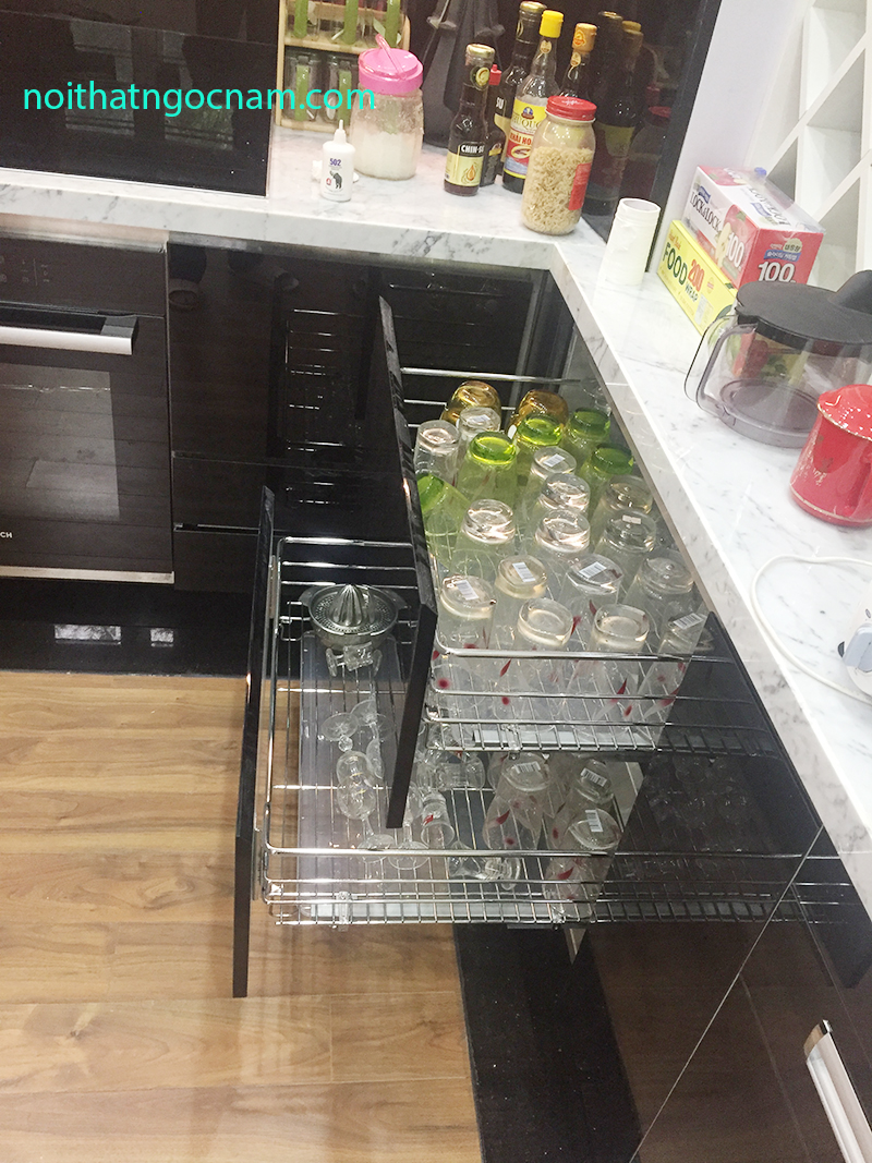 giá xong cho tủ bếp acrylic