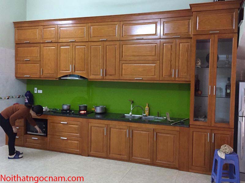Mẫu tủ bếp gỗ NGA hình chữ i lắp đặt tại Đan Phương - Hà Nội
