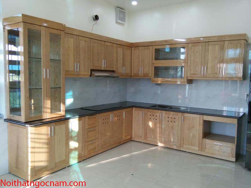 Tủ bếp gỗ sồi nga tự nhiên giá rẻ lắp tại Hà Nội