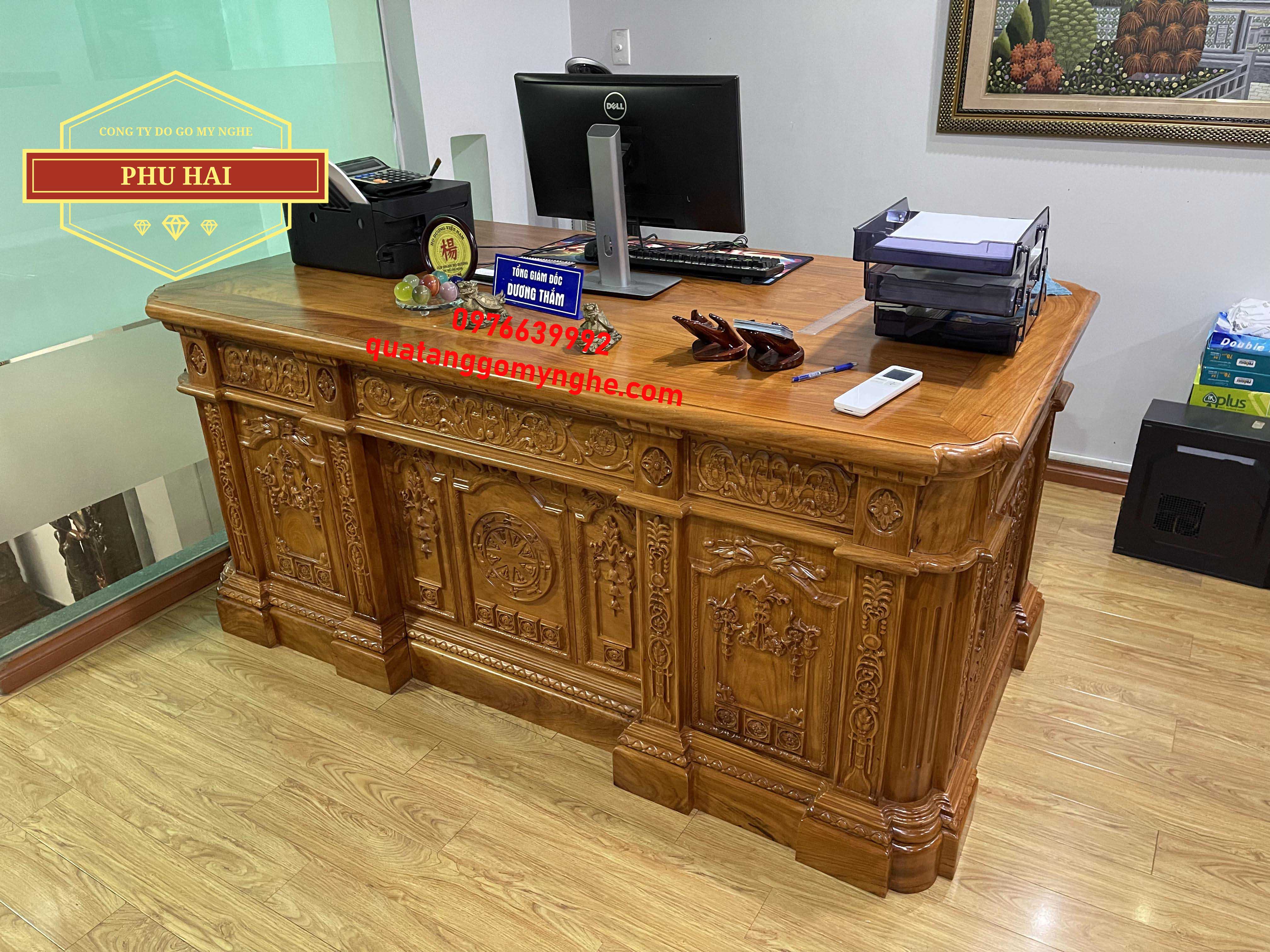 bàn làm việc trống đồng