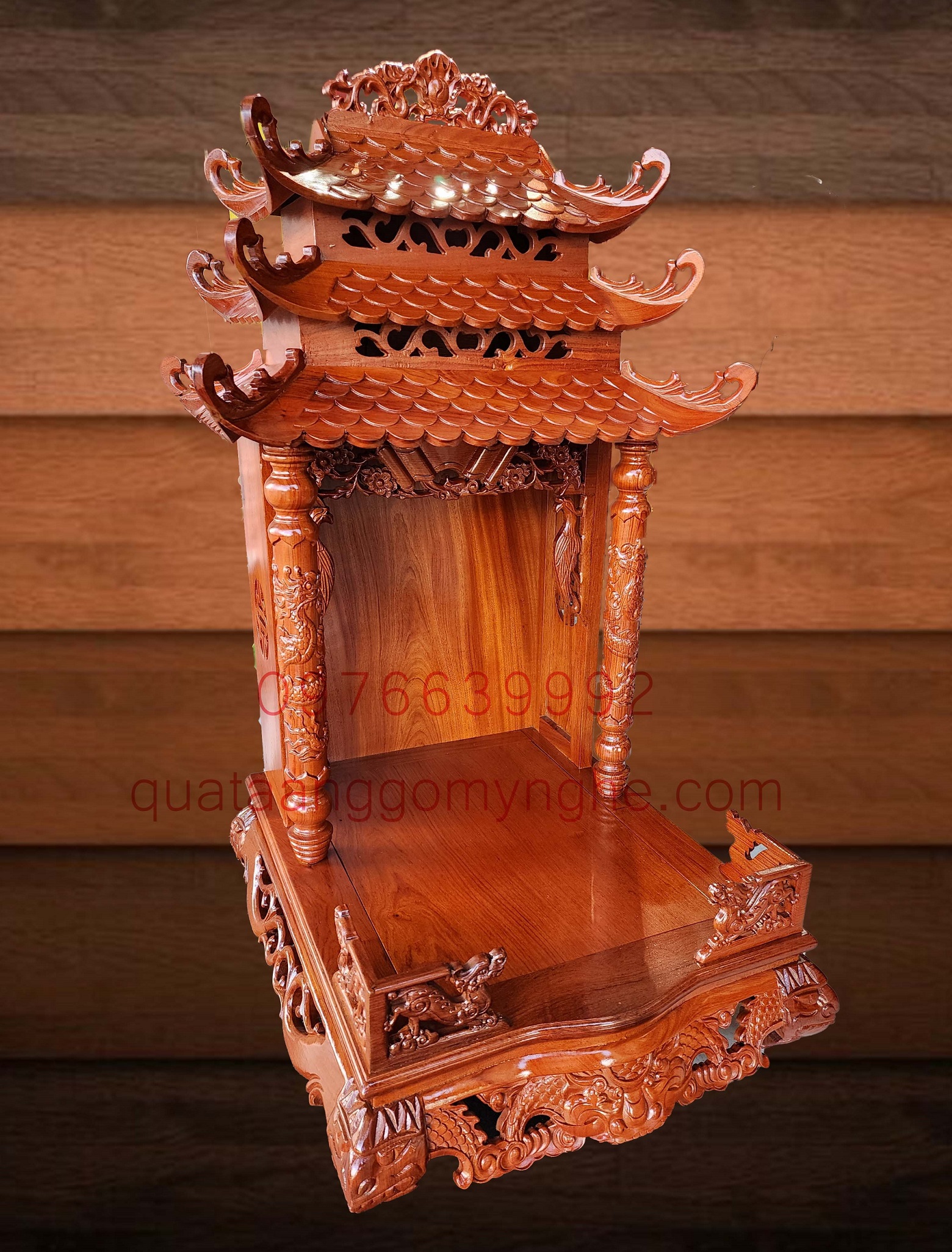 bàn thờ ông địa có mái gỗ hương 48cm x 61cm