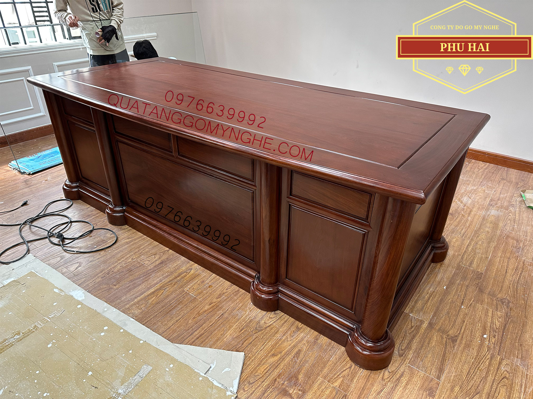 Bàn Giám Đốc Gỗ Tự Nhiên Hiện Đại