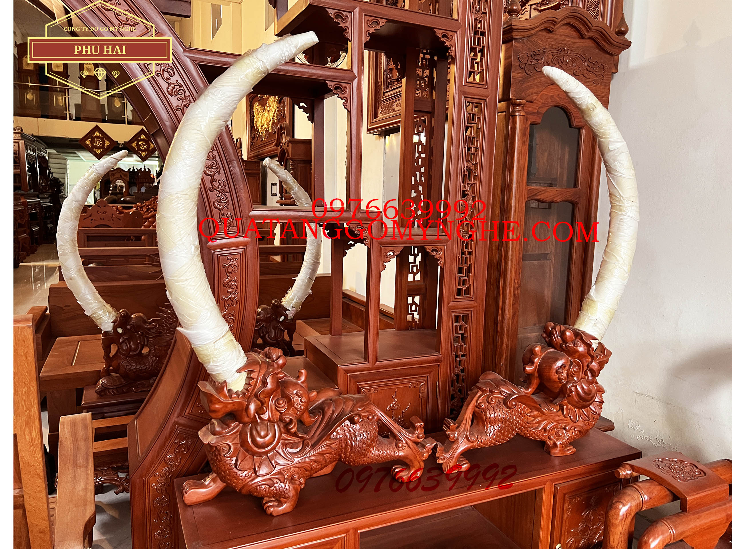 Kỳ Lân Ngậm Ngà Voi Gỗ Hương
