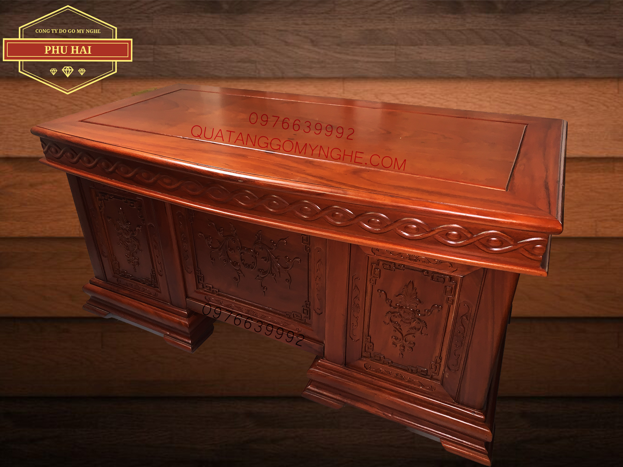 Bàn Làm Việc Gỗ Mẫu Hoa Văn 1m6