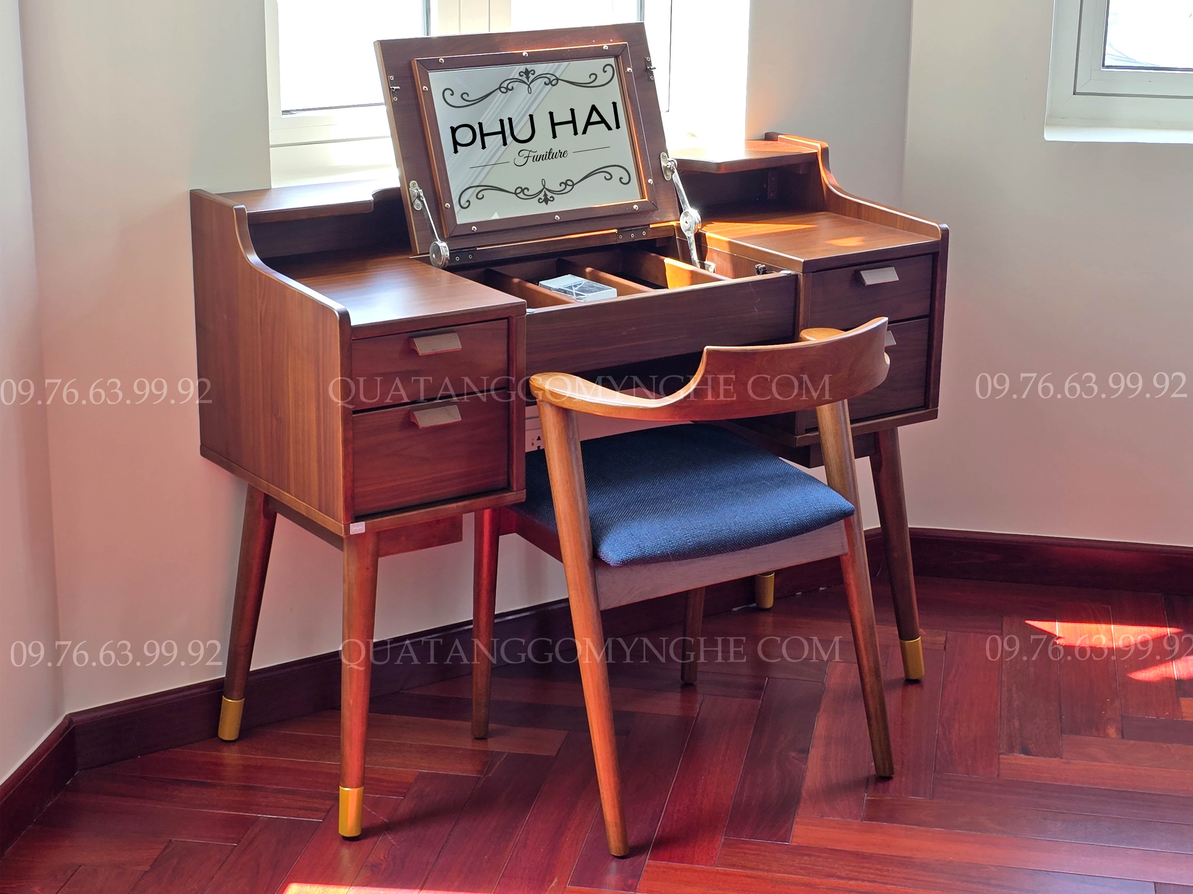 Bàn Trang Điểm Gương Gấp Gọn Thông Minh Bàn Trang Điểm Gương Gấp Gọn Thông Minh