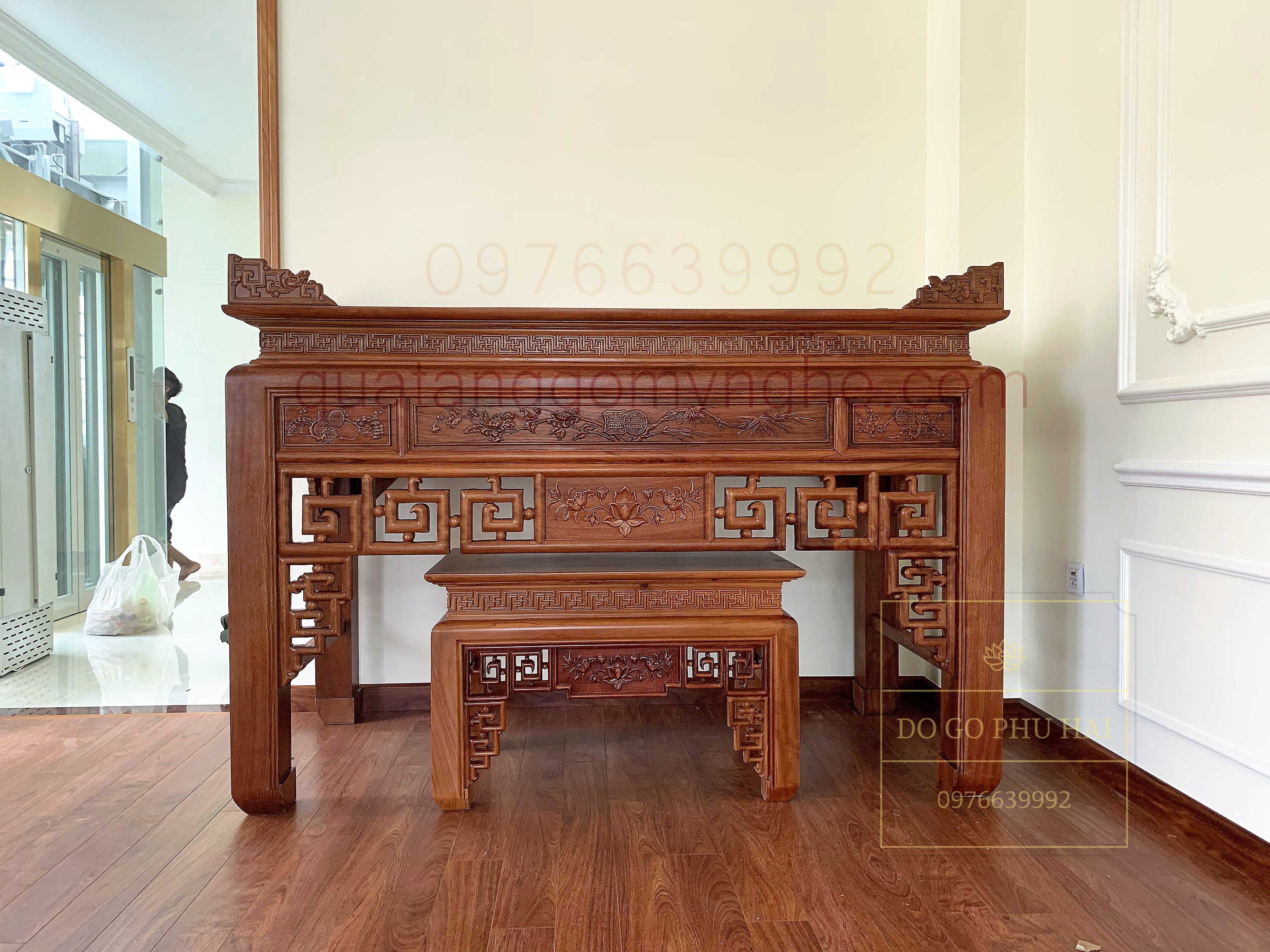 Bàn thờ án gian mẫu chạm sen gỗ gõ đỏ Bàn thờ án gian mẫu chạm sen gỗ gõ đỏ