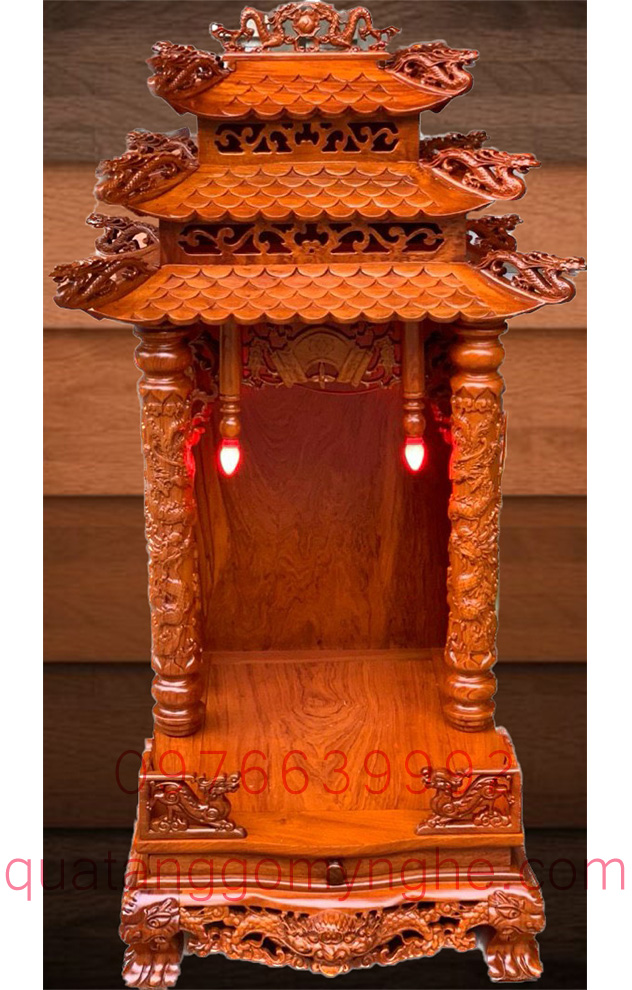 Bàn thờ thần tài ông địa có mái gỗ hương 61cm x 69cm Bàn thờ thần tài ông địa có mái gỗ hương 61cm x 69cm