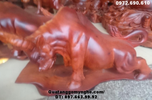 Quà Tặng Gỗ Mỹ Nghệ Đẹp, Bò Tót Gỗ Hương CV03 Quà Tặng Gỗ Mỹ Nghệ Đẹp, Bò Tót Gỗ Hương CV03