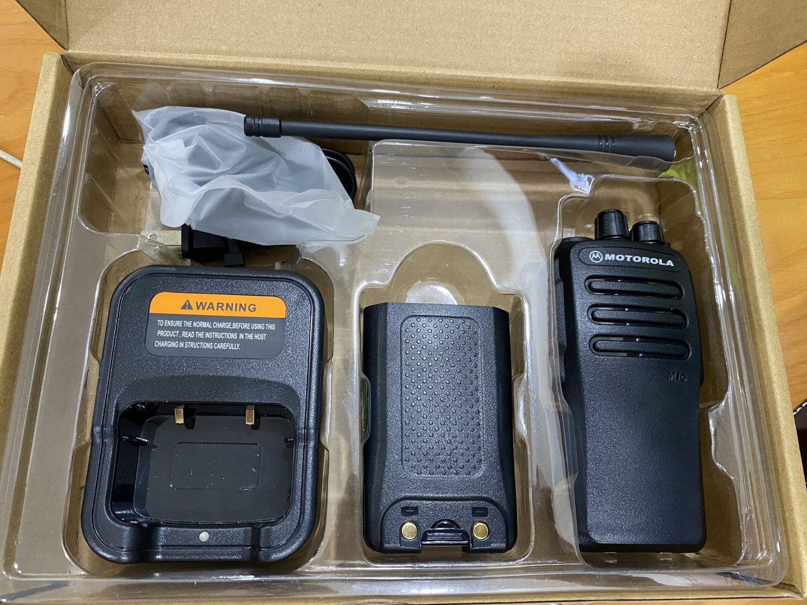 Máy bộ đàm cầm tay Motorola XIR P3988