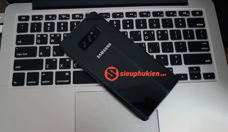 Galaxy Note 8 lần đầu lộ ảnh thực tế với camera kép và cảm biến vân tay phía sau