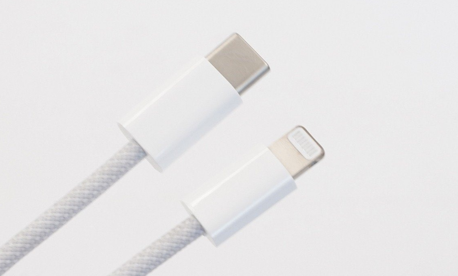 Cáp Bọc Dù Apple Lightning to Type - C - Hàng Chính Hãng