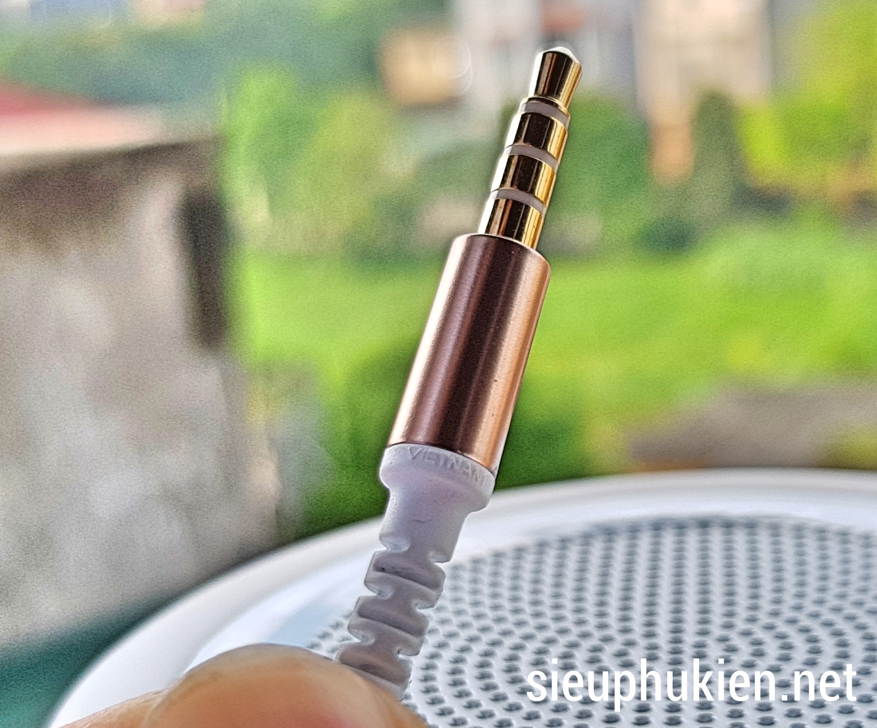 tai-nghe-akg-cho-lg-v10