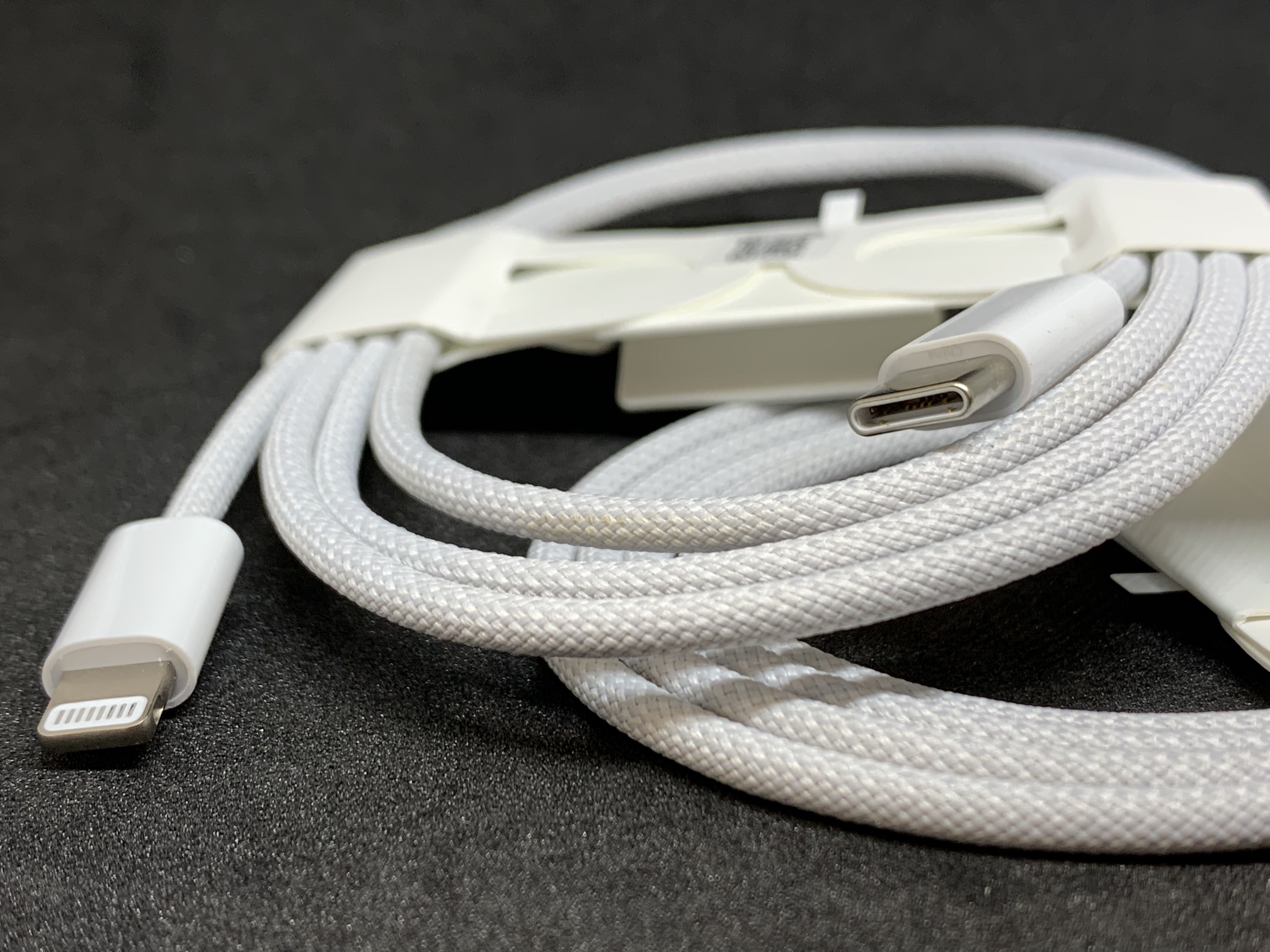 Cáp Bọc Dù Apple Lightning to Type - C - Hàng Chính Hãng
