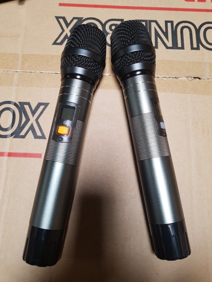 Micro của loa kéo di động SOundbox S15B